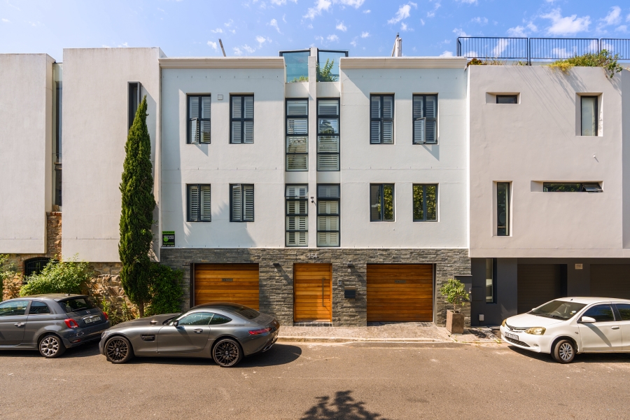 2 Bedroom Property for Sale in Green Point Western Cape